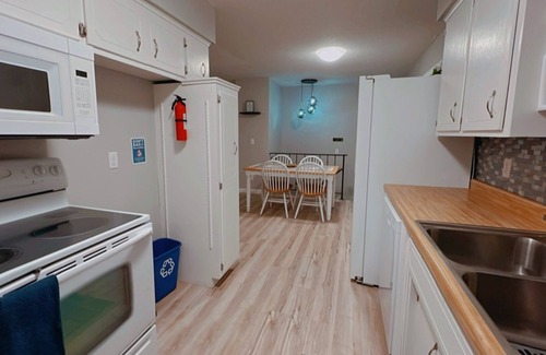 St. Paul House | Newly Renovated Home located in a quiet and safe neighborhood in Saint Paul, MN