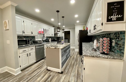 Lilburn House | Newly Renovated Home w/Guest House & Game Room — 5 min from Stone Mountain!