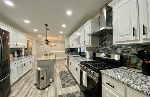 Lilburn House | Newly Renovated Home w/Guest House & Game Room — 5 min from Stone Mountain!