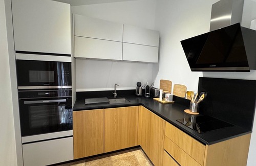 Avignon Apartment | Newly-Renovated Home Within the City Walls of Beautiful and Historic Avignon