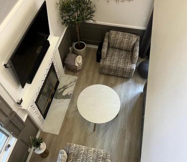 Norwichtown Apartment | Newly Renovated Loft Villa at Norwich Spa with amenities, 3 minutes to Mohegan