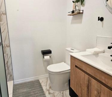 Oviedo Apartment | Newly Renovated Modern Studio