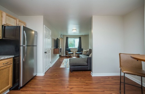 Carnegie House | ⭐️Newly Renovated Perfect 4 Business and Leisure $5 Express to Steeler Game