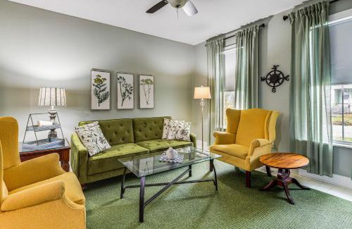 Tonawanda House | Newly Renovated Private Cottage Near Niagara River