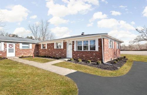 Brownsburg House | Newly Renovated Retreat 30mins to Downtown Indy