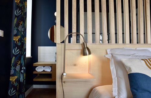 Change House | Newly renovated room with dream view on the Burgundy vineyard