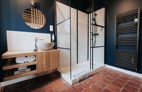 Change House | Newly renovated room with dream view on the Burgundy vineyard
