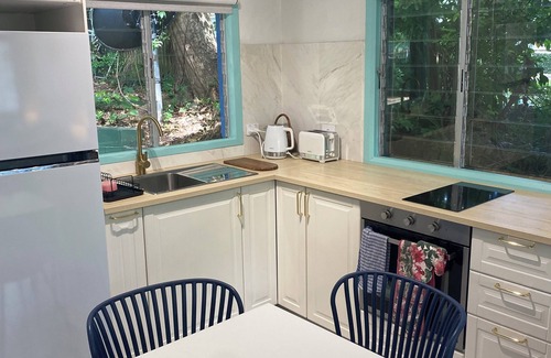 Yorkeys Knob Apartment | newly renovated studio near the beach in a small complex , great location