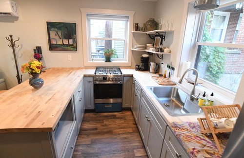 Lexington Apartment | Newly renovated studio Apartment in Downtown Lexington. 5 min walk to W&L or VMI