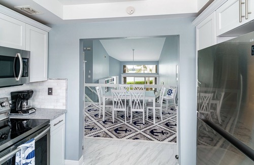 Big Coppitt Key House | Newly Renovated* Water Front Property*Saltwater Pool*Gated*Boat Dock
