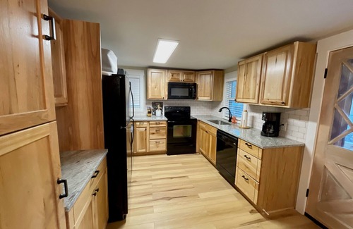 Mountain Home House | Newly renovated charming & cozy private country getaway - Hendersonville