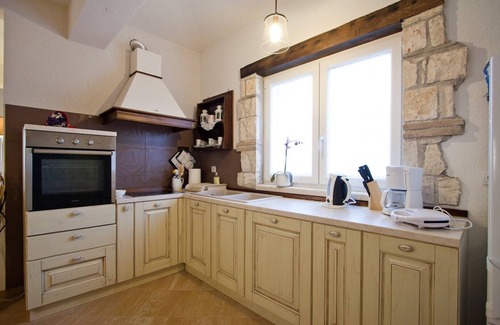 Susnjici Villa | Newly renovated Villa near Poreč with private pool and garden. Pet-friendly.
