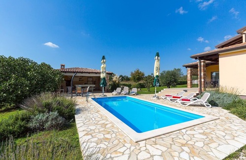 Susnjici Villa | Newly renovated Villa near Poreč with private pool and garden. Pet-friendly.