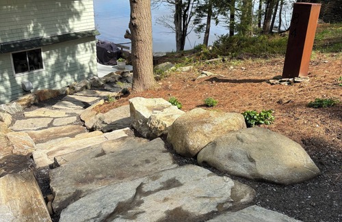 Jefferson Cottage | Newly Renovated Waterfront House on Lake Damariscotta; Great for Fall Festivals!