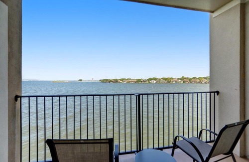 Seven Coves Apartment | Newly Renovated Waterfront Condo With Sunset Views