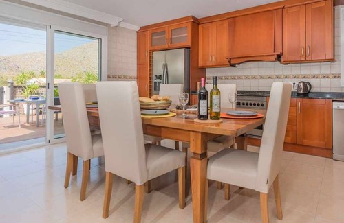 Les Palmeres House | Newly revamped villa walking distance to beaches, mountains and pinewalk