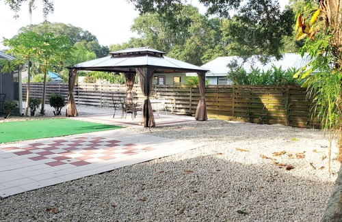 Bee Ridge House | Newly Updated 3Beds 3Baths Plus Fun Backyard