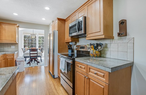 Warrenton House | Newly updated, dog-friendly house near the beach with hot tub & grill