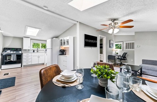 Irving Apartment | Newly Updated, Mins to DFW | TMA