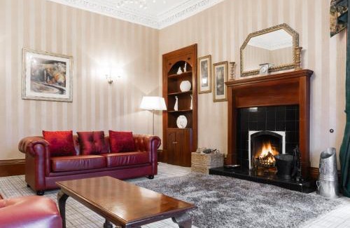 Cupar House | Newton Manor House