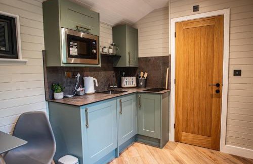 Llangollen House | Newydd Lodge with private hot tub