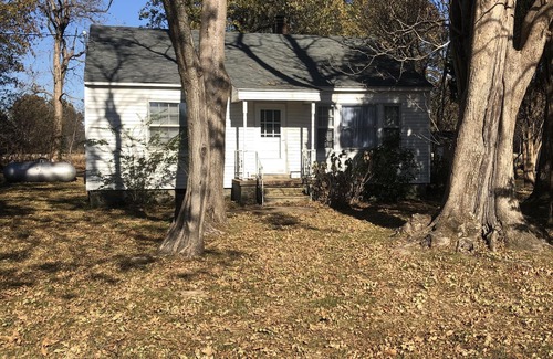 Cunningham House | Next door to Wildlife Mgmt Area. Full kitchen, washer/dryer.
