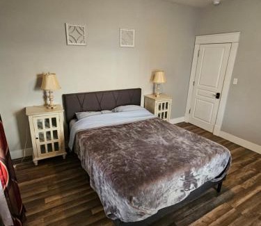 Greensboro House | Next to Downtown Greensboro Bungalow Rooms