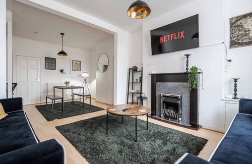 Anfield House | Next to LFC | W/M | Desk Space | City Links