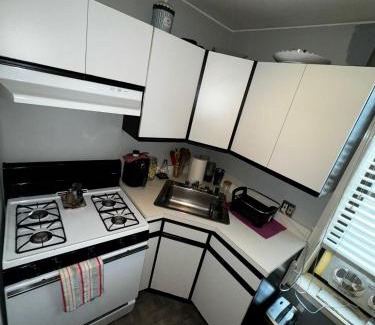 Queens Apartment | Next to Manhattan 2 Bedrooms Apartment - Subway 20 steps, Manhattan 1 Stop