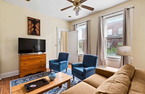 Corryville Apartment | Next to U of Cinn. & Downtown! The Hilton House