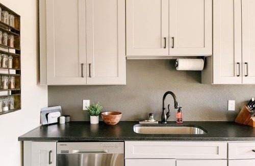Downtown Knoxville Apartment | Neyland View Condo - Heart of Downtown Knoxville
