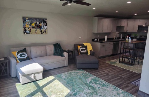 Kaukauna Condo | NFL Draft - 2-bedroom condo in Kaukauna with 20Min from Lambeau Field