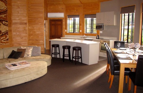 Ohakune Cottage | Ngauruhoe Yurt - Ohakune Holiday Home
