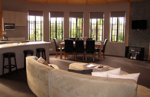 Ohakune Cottage | Ngauruhoe Yurt - Ohakune Holiday Home