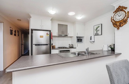 Moncrieff House | Ngunnawal 3 bedroom with Netflix and 100mbps Wifi