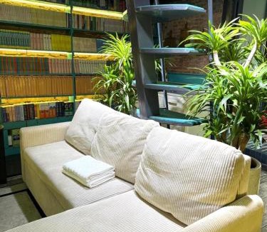 Trang Tien Apartment | Nhà sách Mão's homestay I