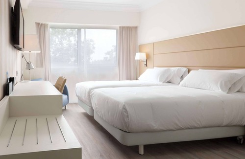 San Juan Hotel | NH Pamplona Iruña Park