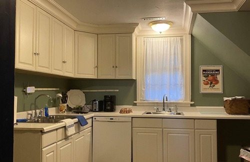 Niagara County Apartment | Niagara Mansion Carriage Suite