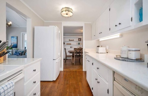 Niantic House | Niantic Cove Waterfront Escape: Relax & Unwind