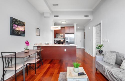 Olde Kensington Apartment | Nice 1 Bdrm Luxury Flat