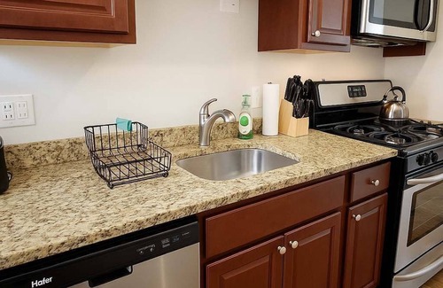 Ravenswood Apartment | Nice 1BR Spot, Unwind & Relax