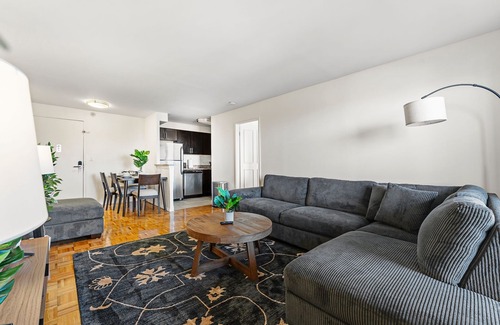 North Brookline Apartment | Nice 2bd/1.5ba near BU 3876