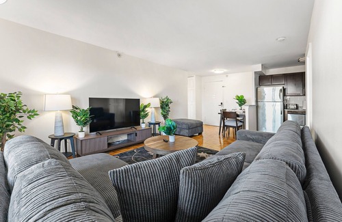 North Brookline Apartment | Nice 2bd/1.5ba near BU 3876