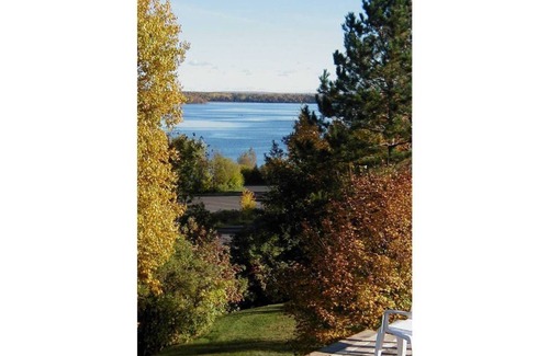 Duluth House | Nice 3 bedroom house with a view