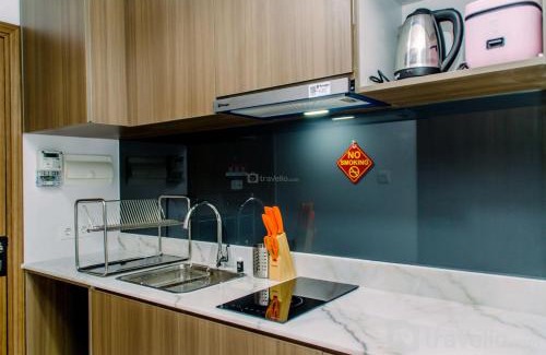 Pinang Apartment | Nice and Comfort 1BR at The Smith Alam Sutera Apartment By Travelio