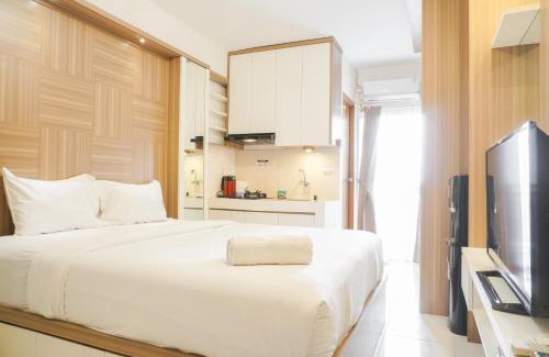 Depok Apartment | Nice and Cozy Studio at Cinere Resort Apartment By Travelio