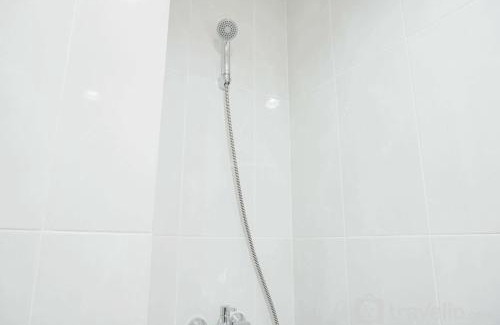 Pondokcina Apartment | Nice and Cozy Studio at Evenciio Margonda Apartment By Travelio
