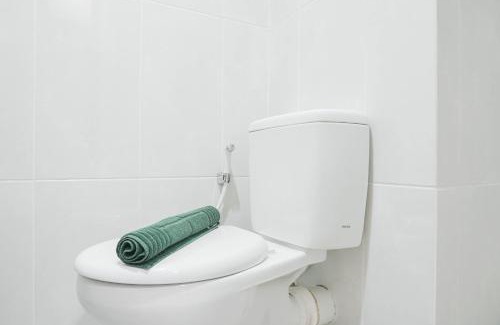 Pondokcina Apartment | Nice and Cozy Studio at Evenciio Margonda Apartment By Travelio