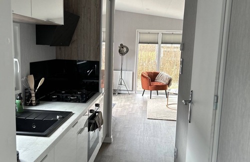 Petten Ski Chalet | Nice and new cozy furnished chalet for 4 people, 800 meters from the beach.