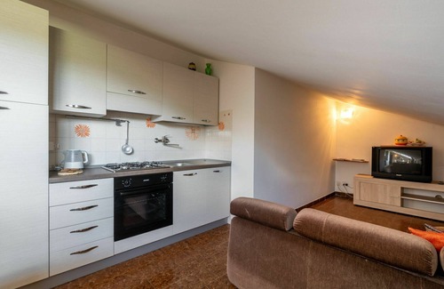 Castagnole delle Lanze Apartment | Nice apartment for 4 people with pool, A/C, WIFI, TV and patio